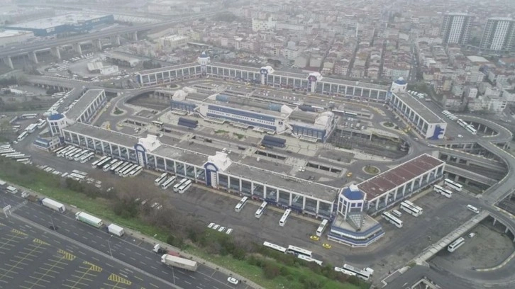 15  Temmuz Demokrasi Otogarı'nda yoğunluk: Yurt dışı için otobüsleri tercih ediyorlar