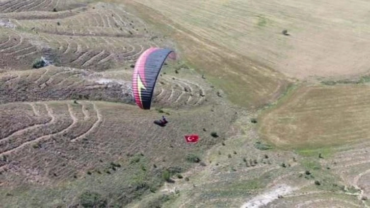 15 Temmuz şehitlerini gökyüzünde andılar