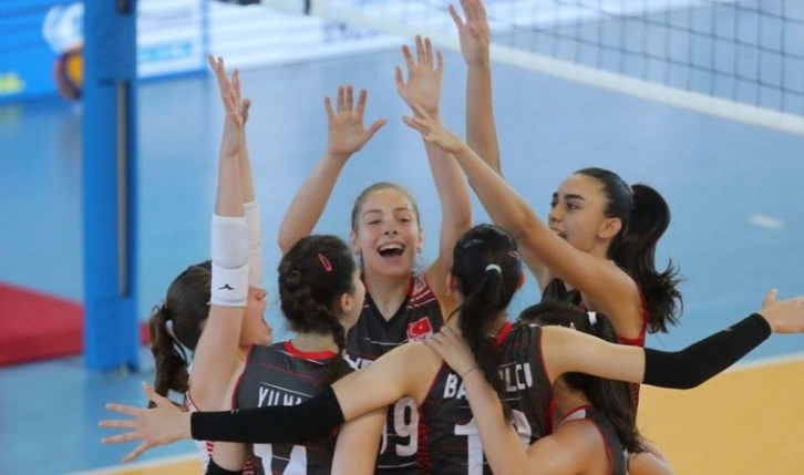 17 Yaş Altı Kız Milli Voleybol Takımı, Balkan Şampiyonası'na galibiyetle başladı