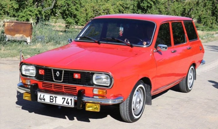 1975 model otomobiline 'çocuğu' gibi bakıyor: '100 bin TL teklif edildi ama...'