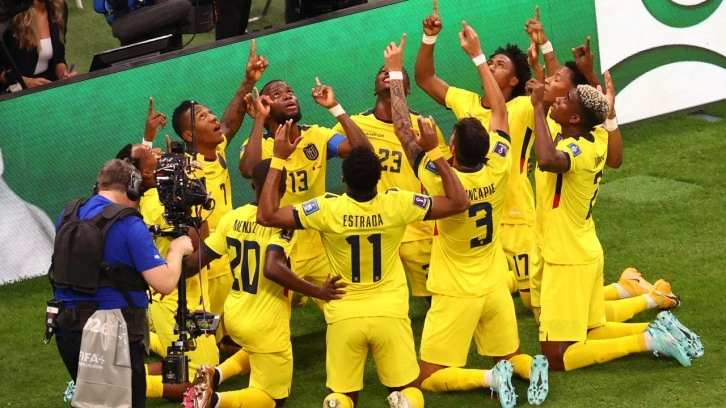 2022 Dünya Kupası'nda ilk maç! Katar Ekvador (CANLI YAYIN)