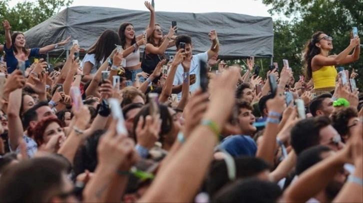 25 kuruluştan oluşan Balıkesir Sivil Toplum Platformu bildiri yayımladı: Festivaller yasaklansın