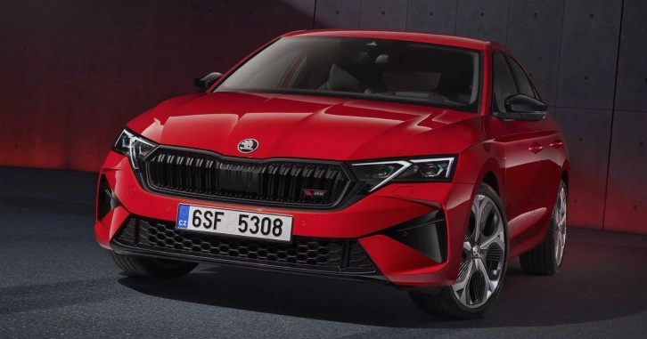 261 HP'lik aile aracı: Skoda Octavia RS tanıtıldı!