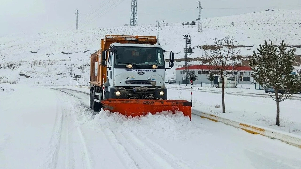 3 ilde 293 yerleşim biriminin yolu kapandı