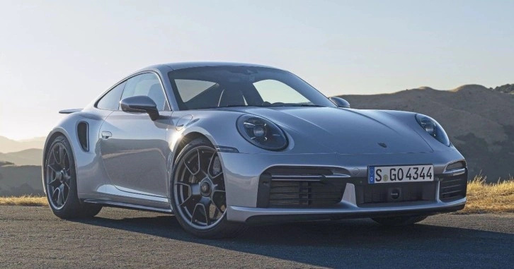 640 beygirlik Porsche 911 Turbo 50 Years Edition tanıtıldı! İşte fiyatı