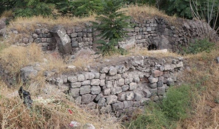 688 yıllık tarihi hamam, yok oluyor: 'Bu yapının kurtarılması gerekiyor'