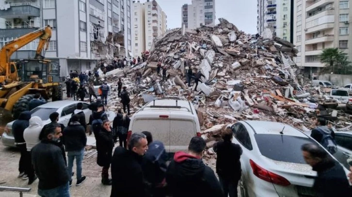 7.4'lük deprem 10 kentimizde yıkıma neden oldu! İşte il il son durum