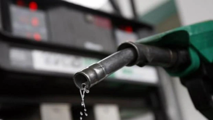 ABD'den peş peşe petrol hamlesi! Benzin fiyatlarını düşürdü