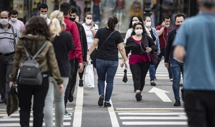 AB'nin ilaç düzenleyicisi yeni Covid-19 dalgasına karşı uyardı: 'Gelecek haftalarda...&#03