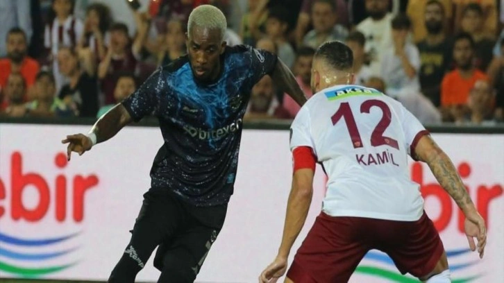 Adana Demirspor 1 puanı 90+9'da kurtardı