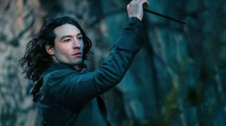 Adı birçok skandala karışan ünlü oyuncu Ezra Miller kendini 