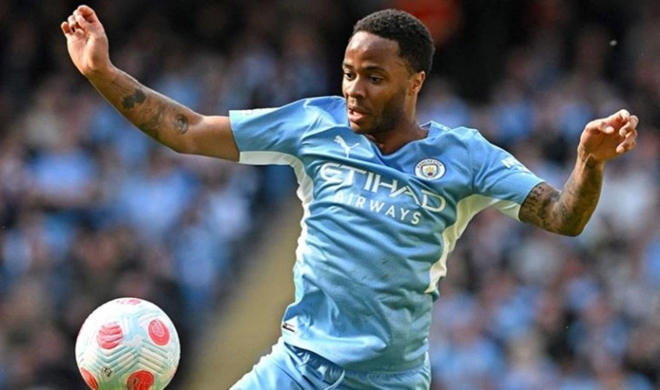 Adı Chelsea'yle anılan Sterling, Manchester City'ye veda etti