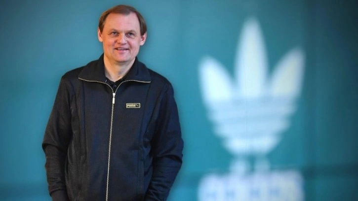 Adidas CEO'su, 60 Bin Çalışana Telefon Numarasını Vermiş - Webtekno