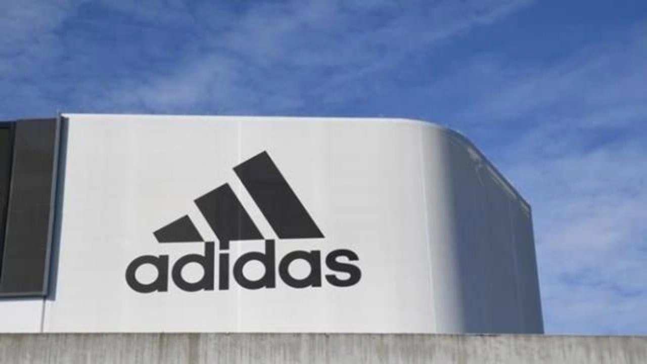 Adidas genel merkezine vergi baskını