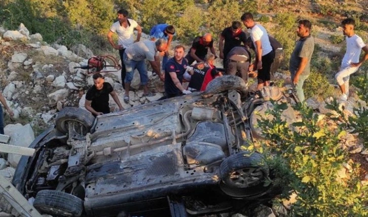 Adıyaman-Gaziantep karayolunda trafik kazası: 2 ölü, 6 yaralı