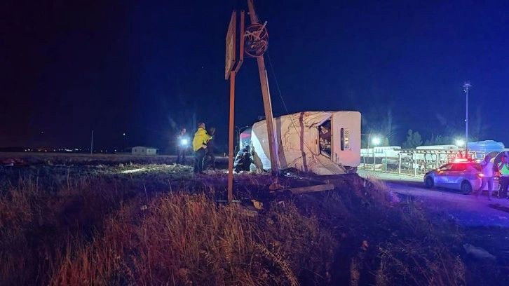 Adıyaman'da takla atan araçta 1 kişi öldü, 4 kişi yaralandı