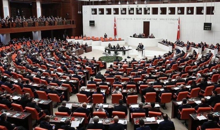 Afet Yeniden İmar Fonu kurulmasını öngören kanun teklifi yasalaştı