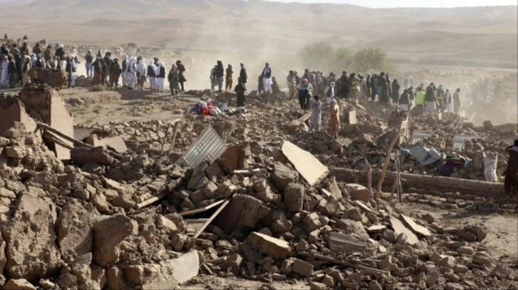 Afganistan'da 6.3 büyüklüğünde deprem meydana geldi