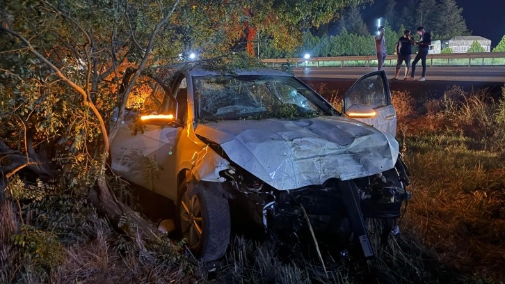 Afyonkarahisar'da otomobillerin çarpıştığı kazada 2 kardeş öldü, 3 kişi yaralandı