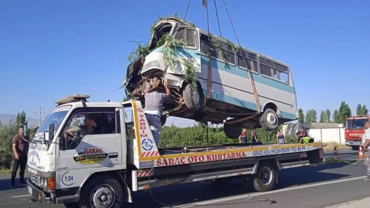 Afyonkarahisar'daki korkunç kazada bilanço ağırlaşıyor: 6 ölü, 8 yaralı