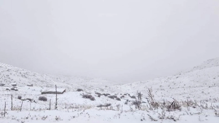 Afyonkarahisar’ın yüksek kesimlerinde kar yağışı etkili oldu