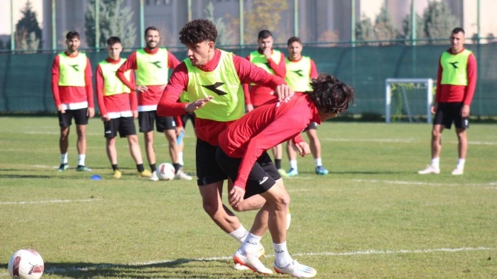 Afyonspor hazırlıklarını antrenman ile tamamladı