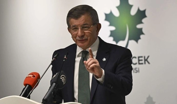 Ahmet Davutoğlu'ndan adaylık çıkışı: Çatlatırcasına şu ana kadar söylemedik