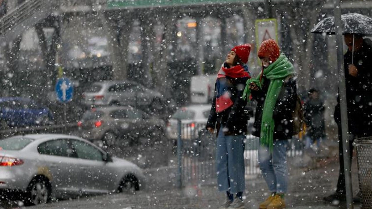 AKOM'dan İstanbul için kar uyarısı! Öğle saatlerine dikkat