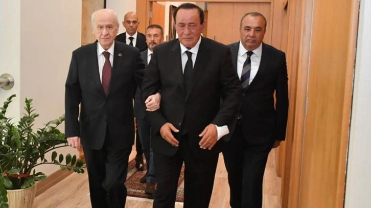 Alaattin Çakıcı, MHP lideri Bahçeli'yi ziyaret edip kol kola girdiği fotoğrafını paylaştı