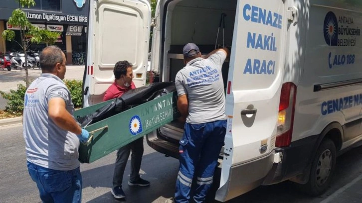 Alanya'da Alman vatandaş televizyon izlerken açık vantilatörün karşısında öldü