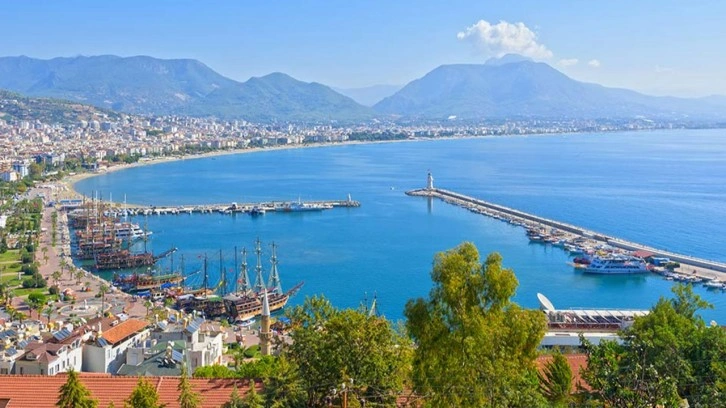 Alanya'da bu yıl yaklaşık 2,5 milyon Rus turist bekleniyor