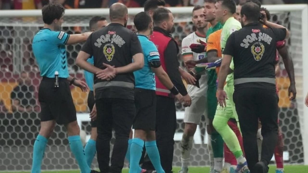 Alanyaspor'un sabrı taştı! F.Bahçe ve G.Saray maçları için hakem tepkisi