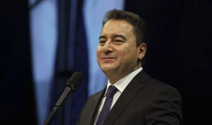 Ali Babacan: 'Futbolu rahat bırakın, deprem bölgesine bakın'