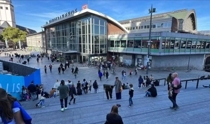 Almanya, akrabalarının yanına gelen depremzedelerin ülkede kalma süresini 3 ay daha uzattı