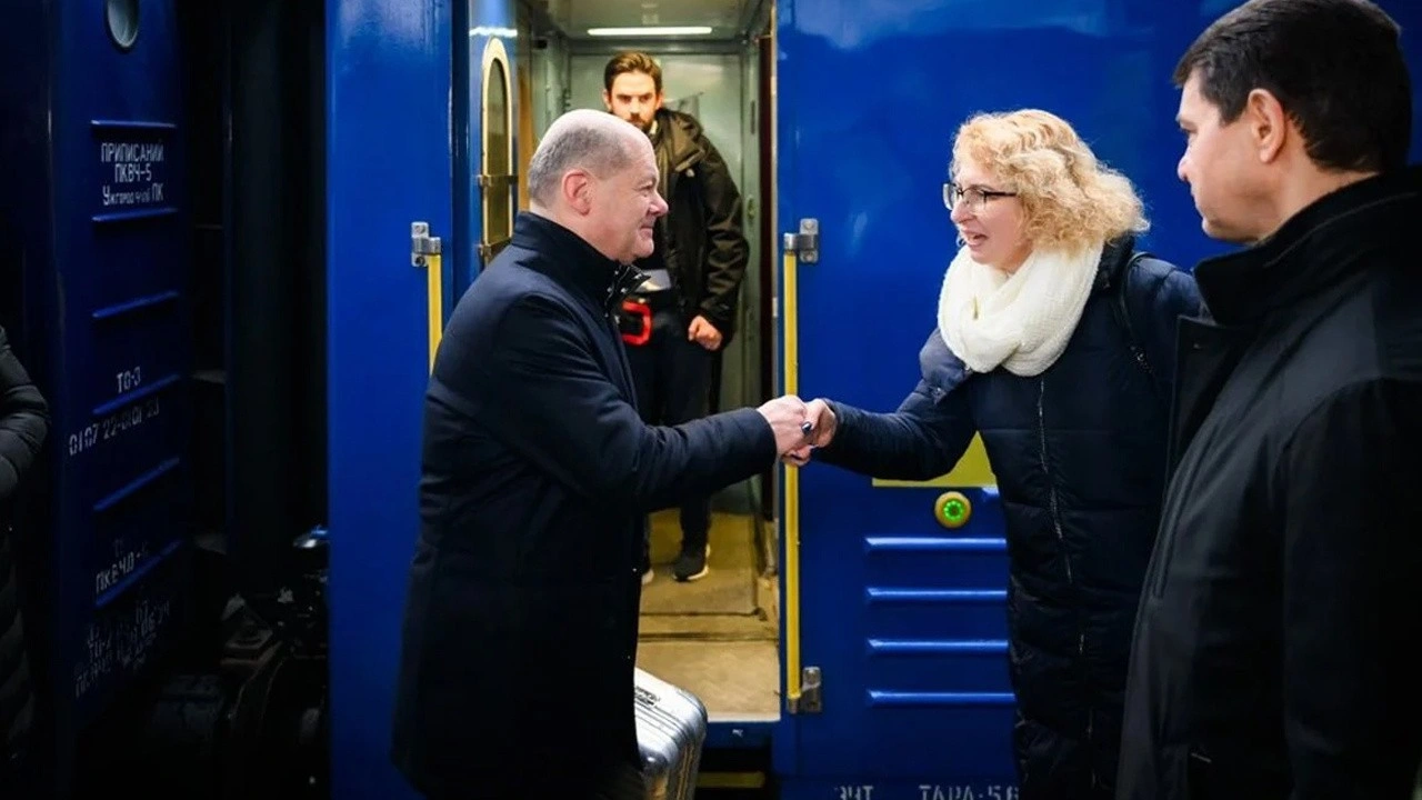 Almanya Başbakanı Scholz, Ukrayna'ya gitti