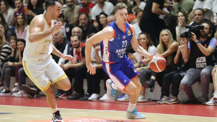 Anadolu Efes 20 sayı farkla kazandı