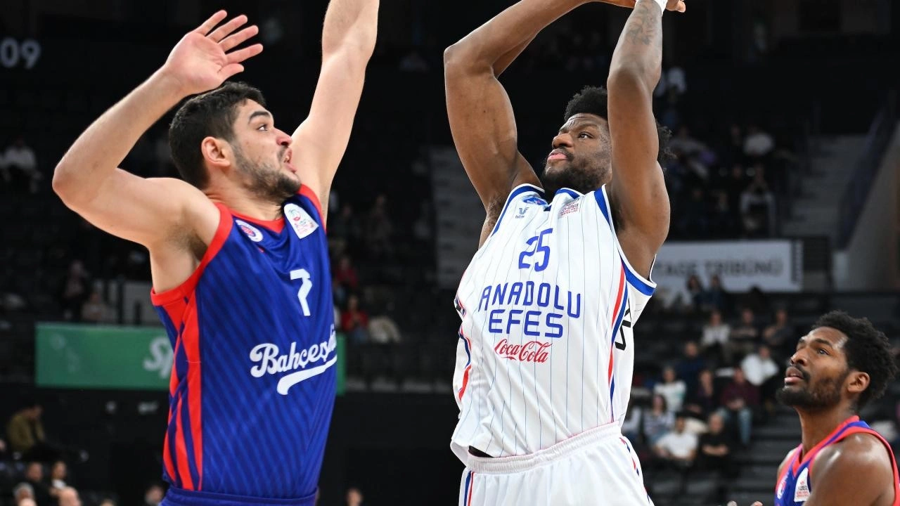 Anadolu Efes, Bahçeşehir'i devirdi