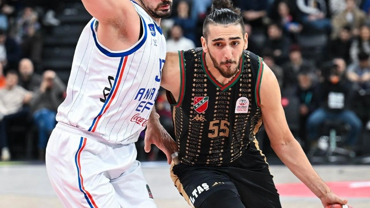 Anadolu Efes, Karşıyaka'yı devirdi!