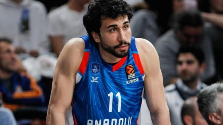 Anadolu Efes'ten, Fenerbahçe Beko'ya transfer!