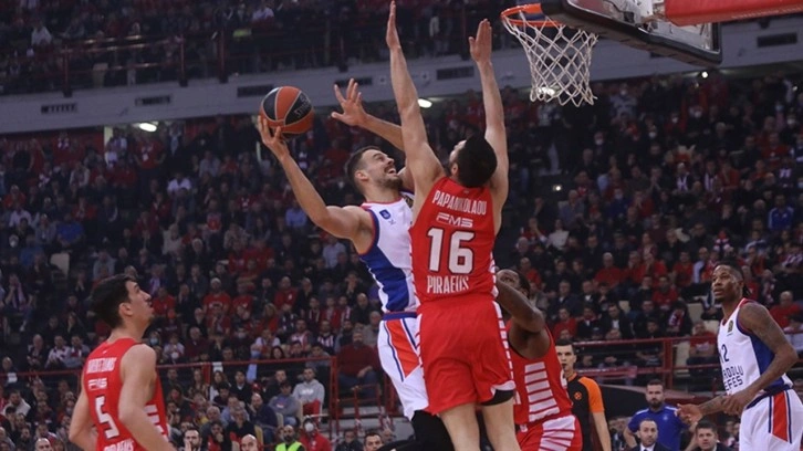 Anadolu Efes Vezenkov'u durduramadı Olympiakos'a mağlup oldu