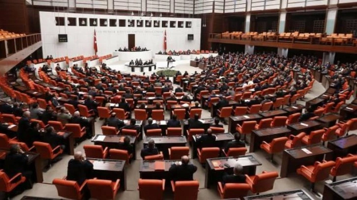 Anayasa değişikliği teklifi MHP'ye sunuldu