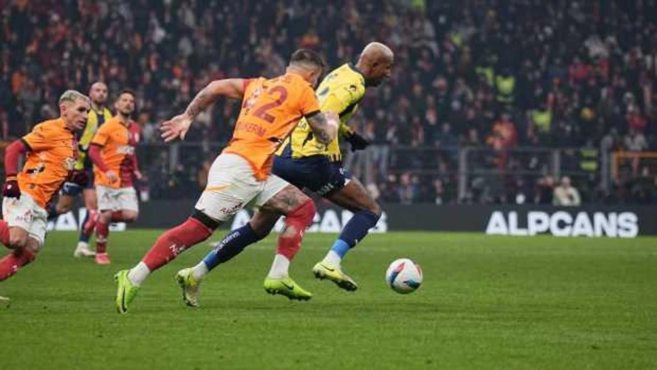 Anderson Talisca, Fenerbahçe'de ilk derbiye çıktı