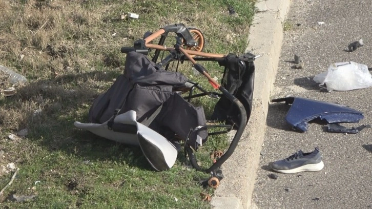 Ankara'da karşıdan karşıya geçmeye çalışan aileye araç çarptı