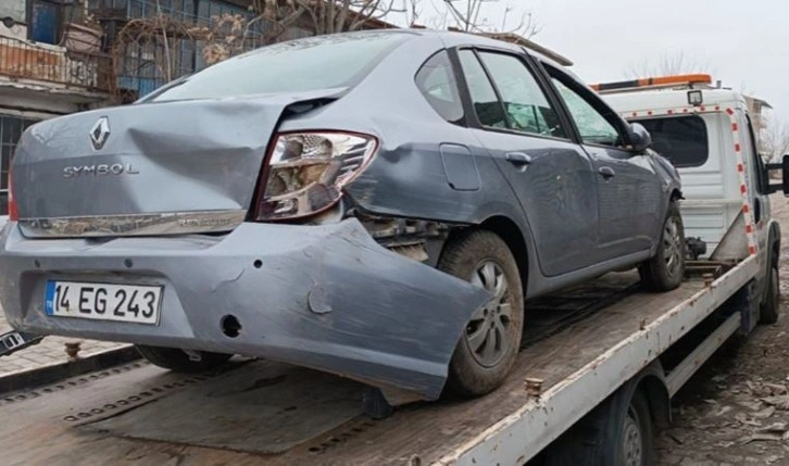 Ankara'da otomobil şarampole devrildi; eski belediye başkanı, eşi ve torunu yaralandı