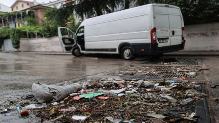 Ankara'da sağanak hayatı olumsuz etkiledi