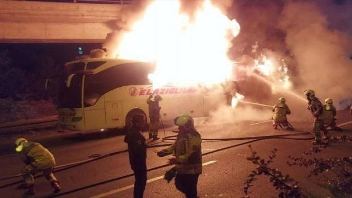 Ankara'da seyir halindeki yolcu otobüsü yandı