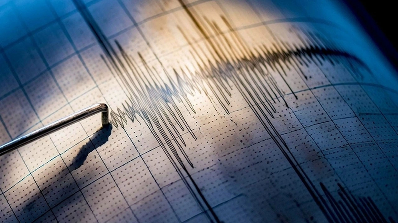 Antalya'da korkutan deprem! AFAD duyurdu