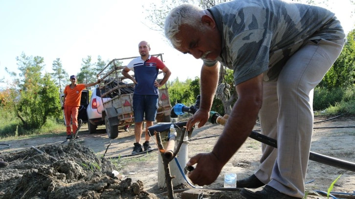 Antalya'da çiftçi su bulmak için sondaj yaptırdı! Çıkan herkesi şoke etti