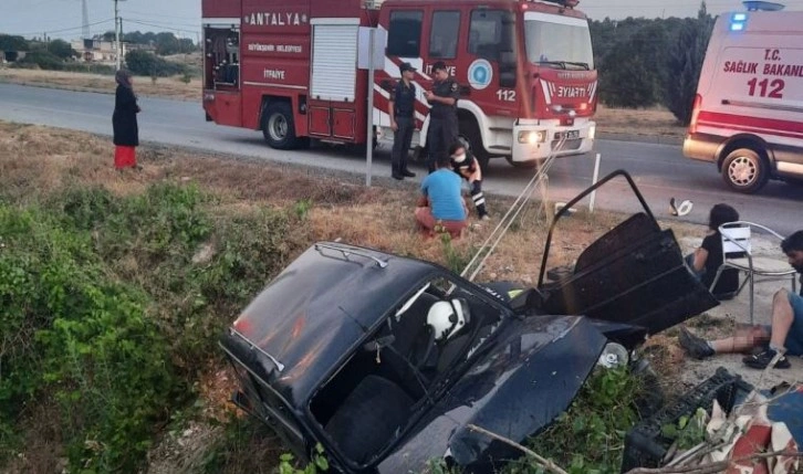 Antalya’da otomobil şarampole yuvarlandı: 5 yaralı