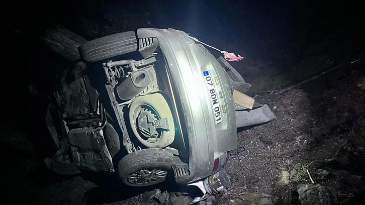 Antalya'da uçuruma yuvarlanan otomobildeki 1 çocuk öldü